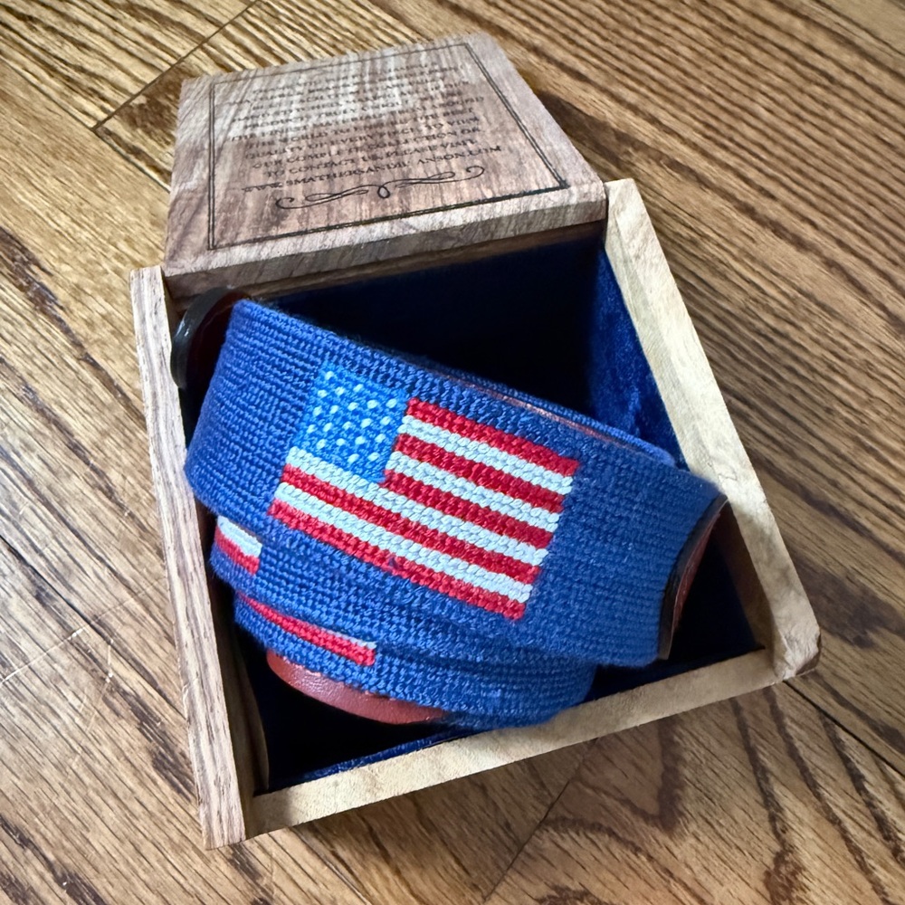 New in Box Smathers & Branson Needlepoint American Flag Club Embroidered Belt